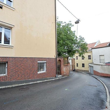 Pure Apartman Pécs Esterno foto