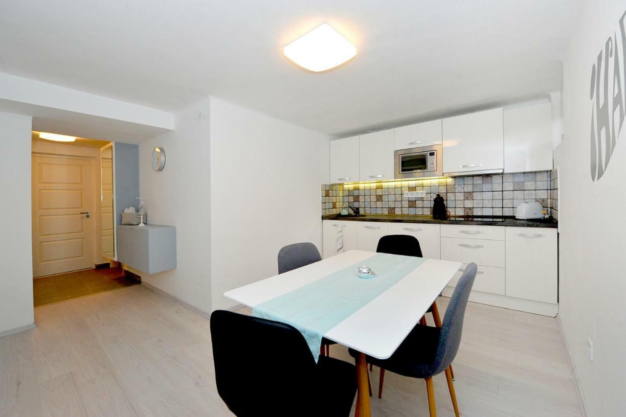 Pure Apartman Pécs Esterno foto
