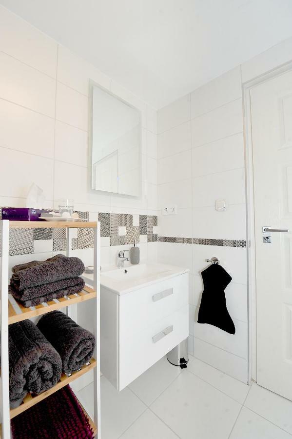 Pure Apartman Pécs Esterno foto