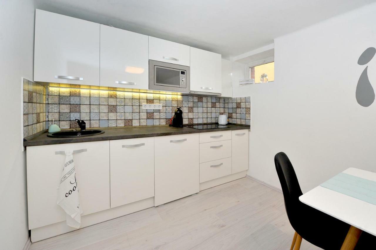 Pure Apartman Pécs Esterno foto