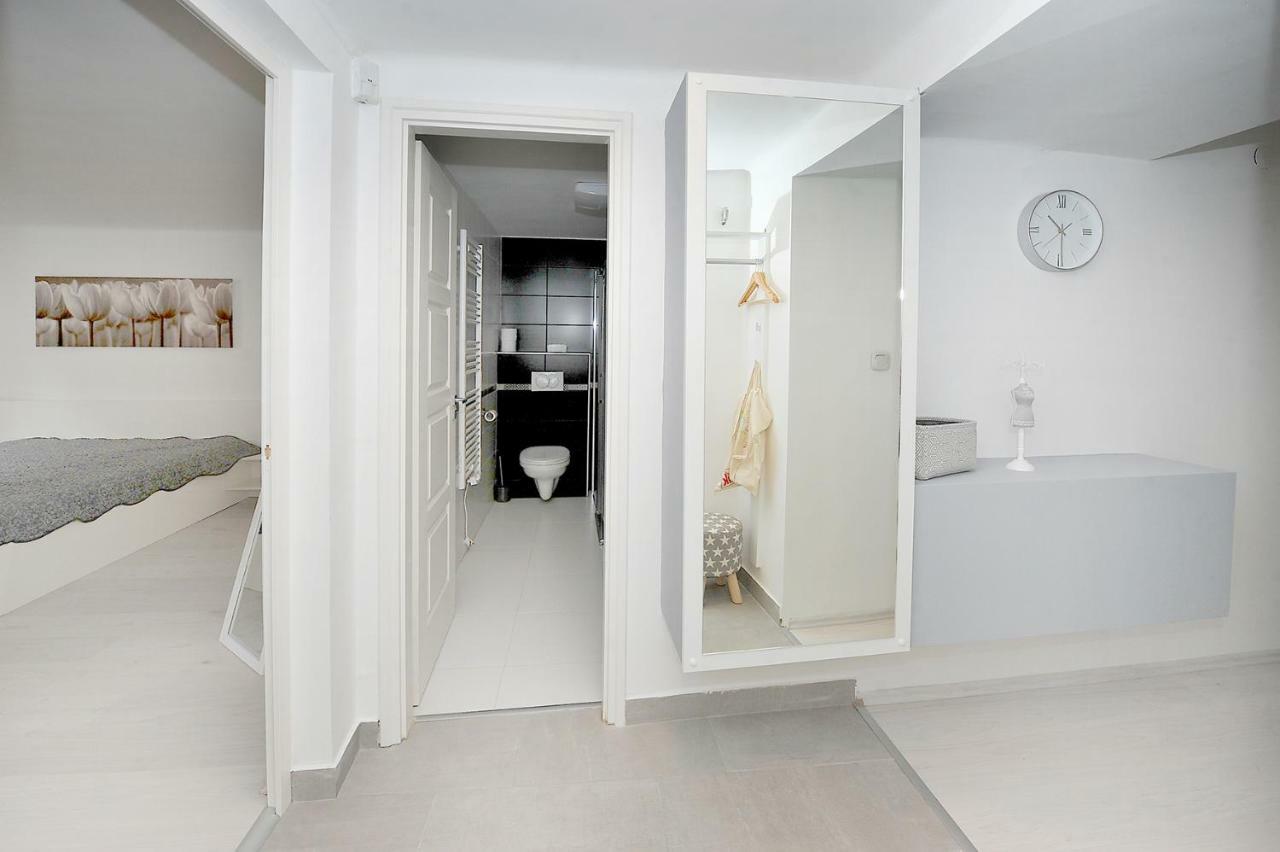 Pure Apartman Pécs Esterno foto